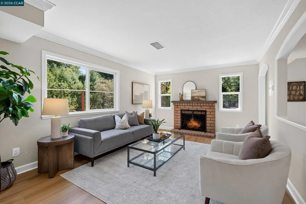 Photo of 584 Mission Pl
