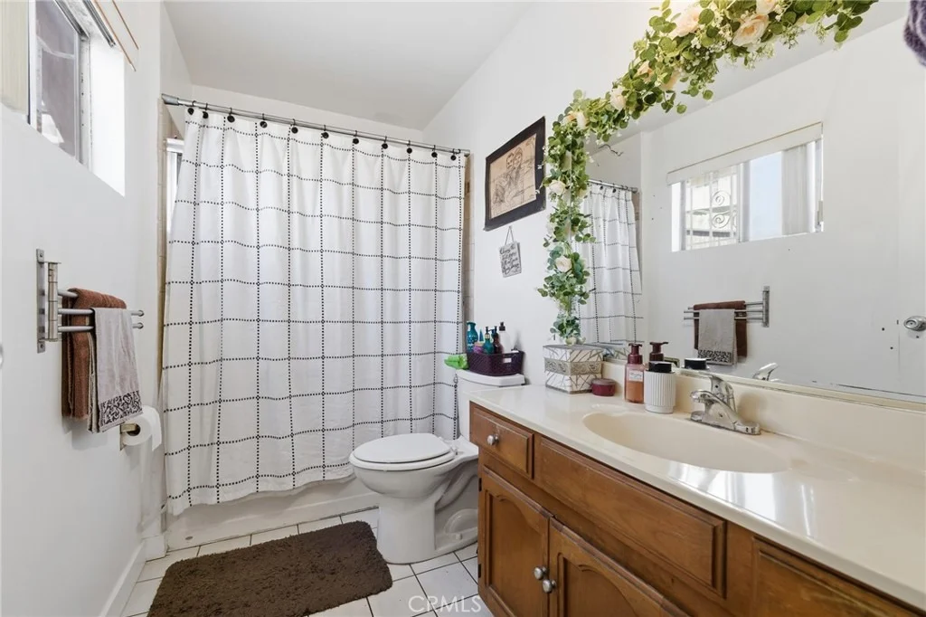 Photo of 2239 W Sunset Boulevard