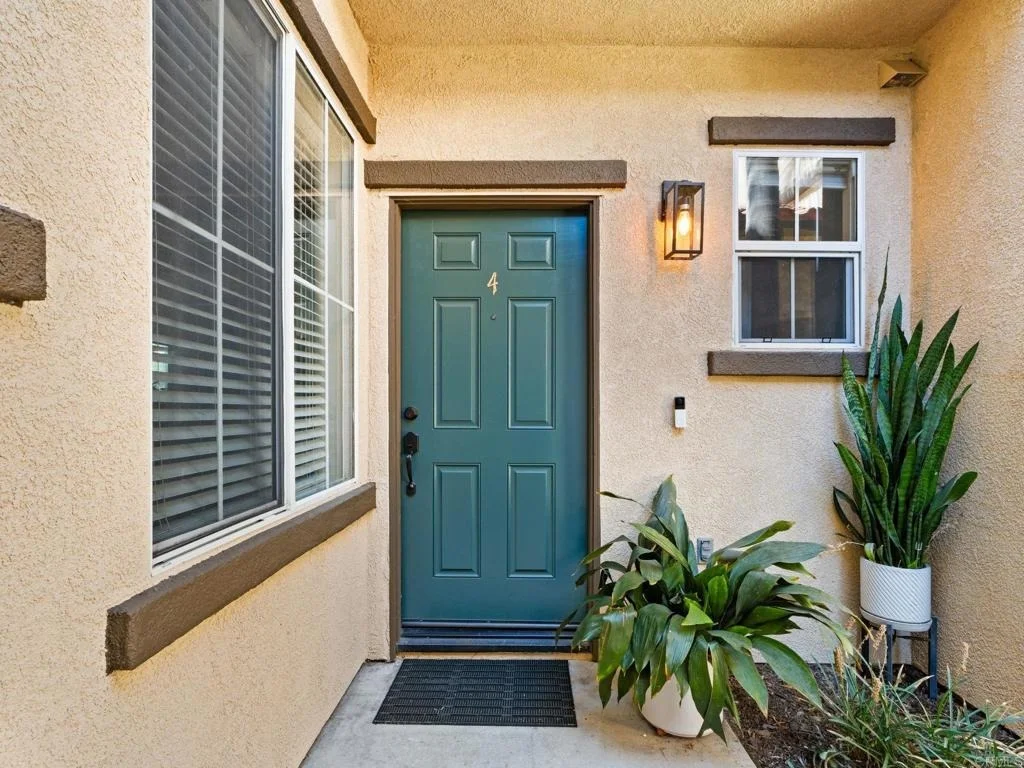 Photo of Unit 4 at 625 Sumner Way
