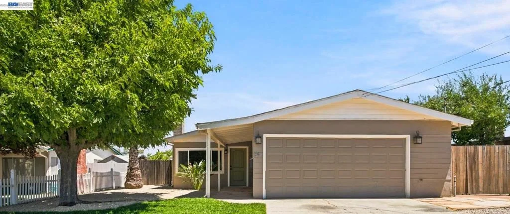 Photo of 54 LAKEVIEW DRIVE