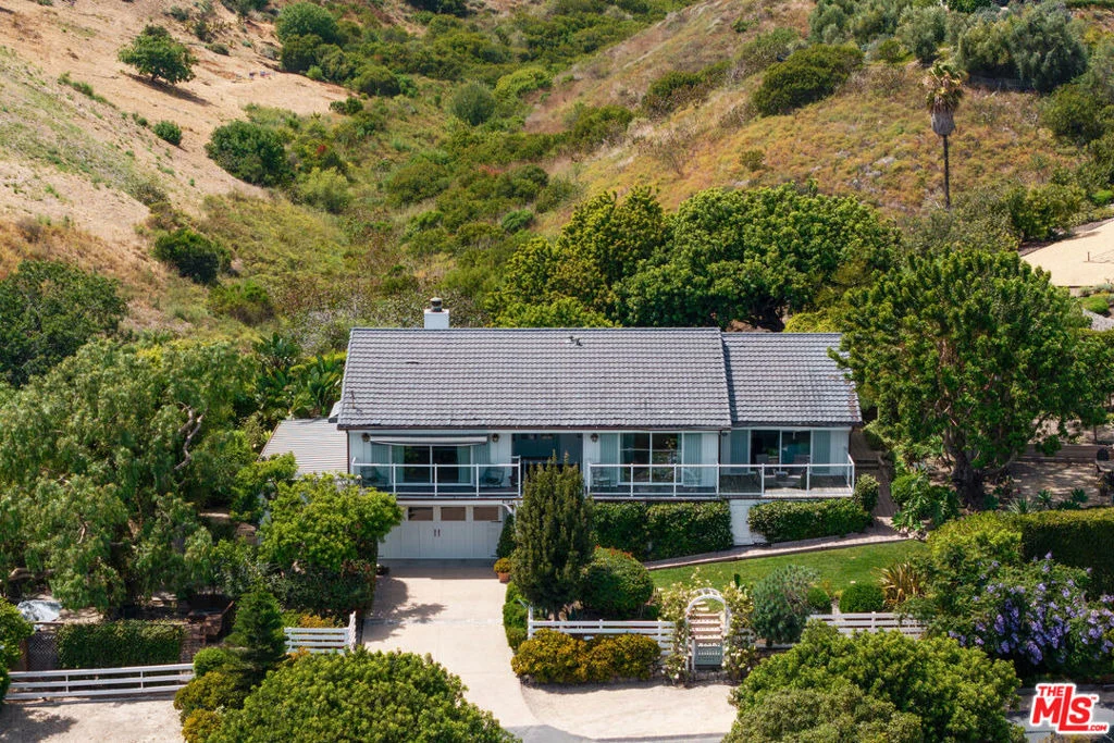 Photo of 6363 Zumirez Drive
