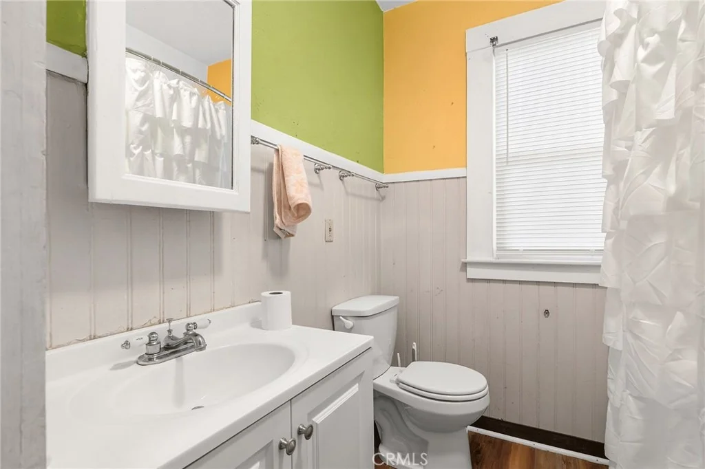 Photo of 414 W 6th Street