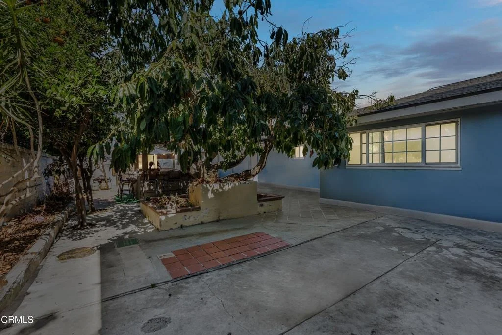 Photo of 405 W Beverly Drive