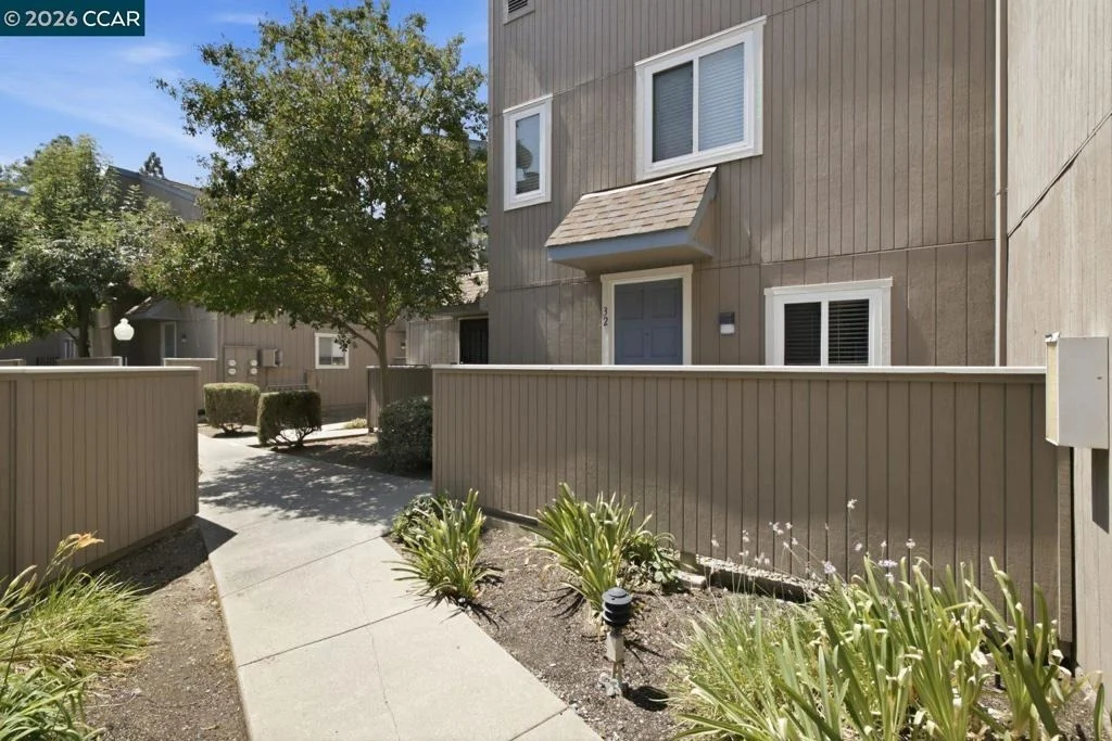 Photo of Unit 32 at 3901 Clayton Rd
