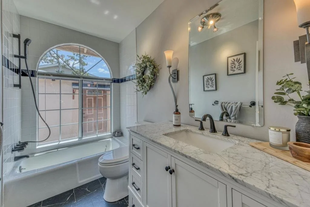 Photo of 15460 Oak Hills Drive