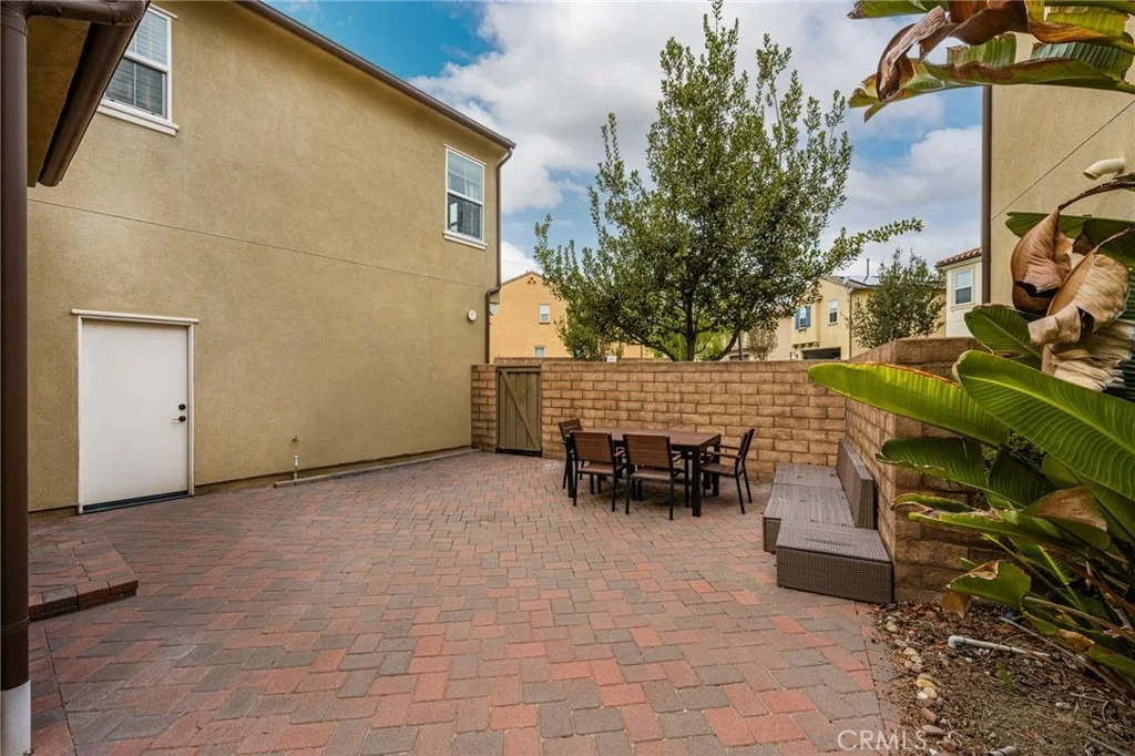Photo of 439 N Naranjal