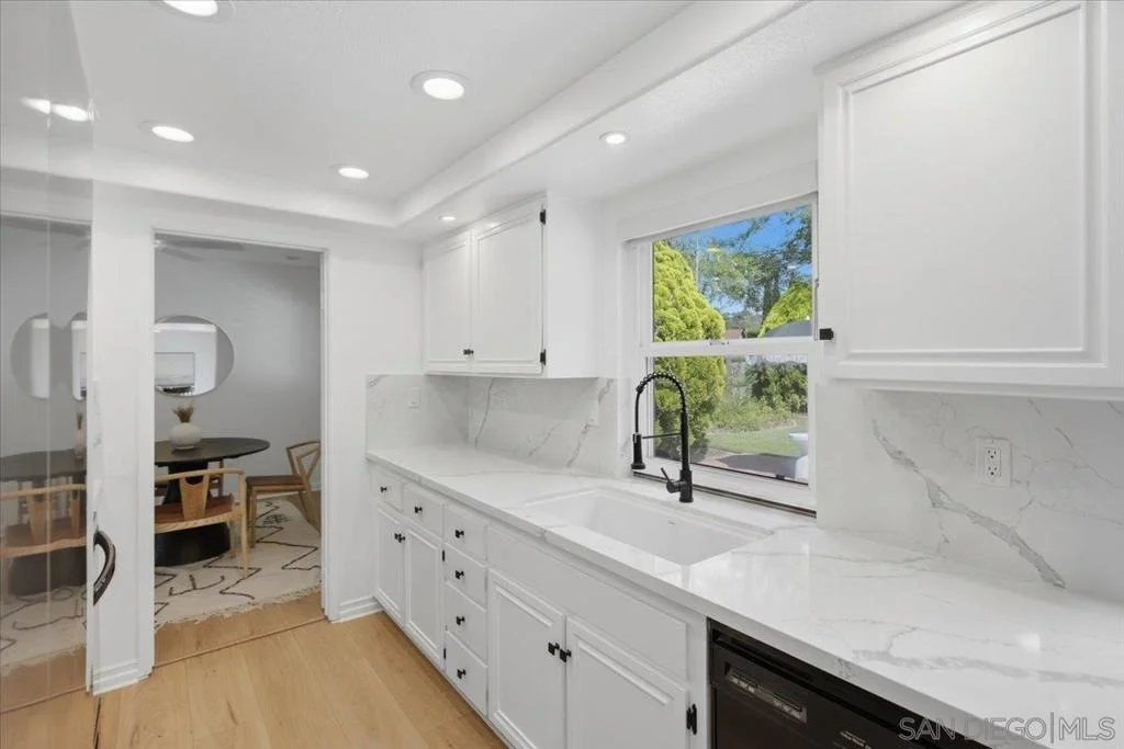 Photo of 6783 Robbins Way