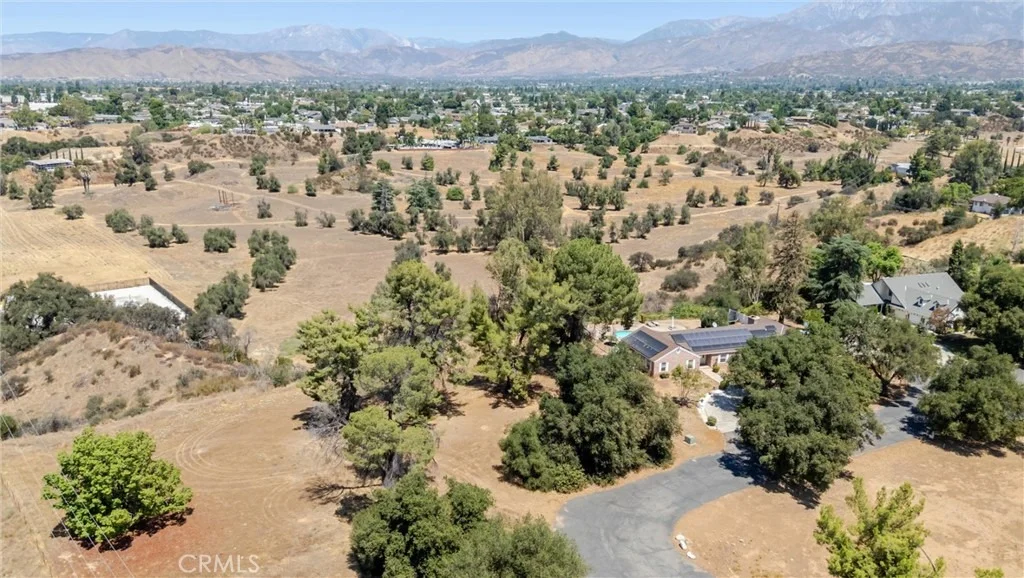 Photo of 61 Redwood