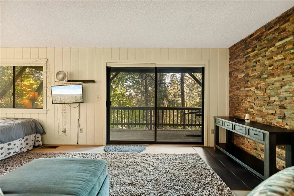 Photo of 824 Oakmont Lane