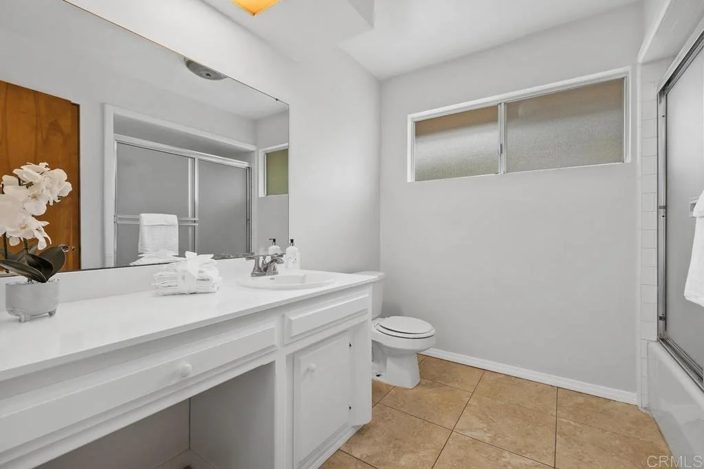 Photo of 1035 Knoll Park Lane