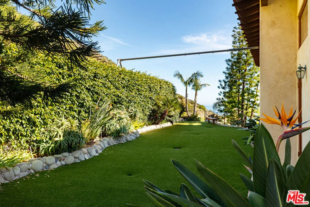 Photo of 4240 Avenida De La Encinal
