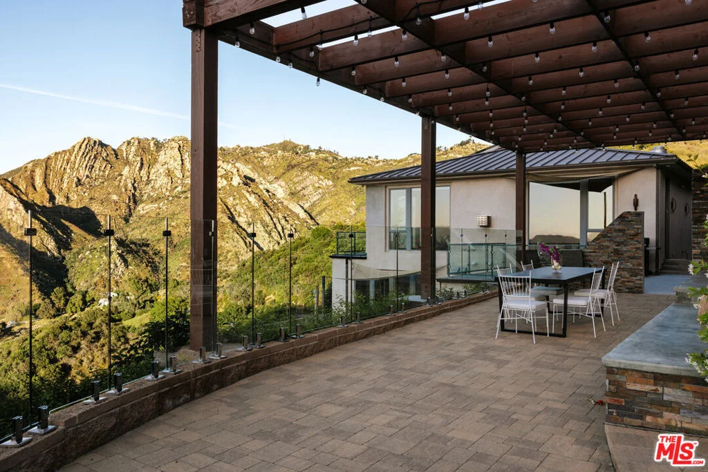 Photo of 25155 Piuma Road