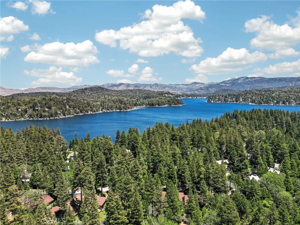 Photo of 27067 Overlook Lane