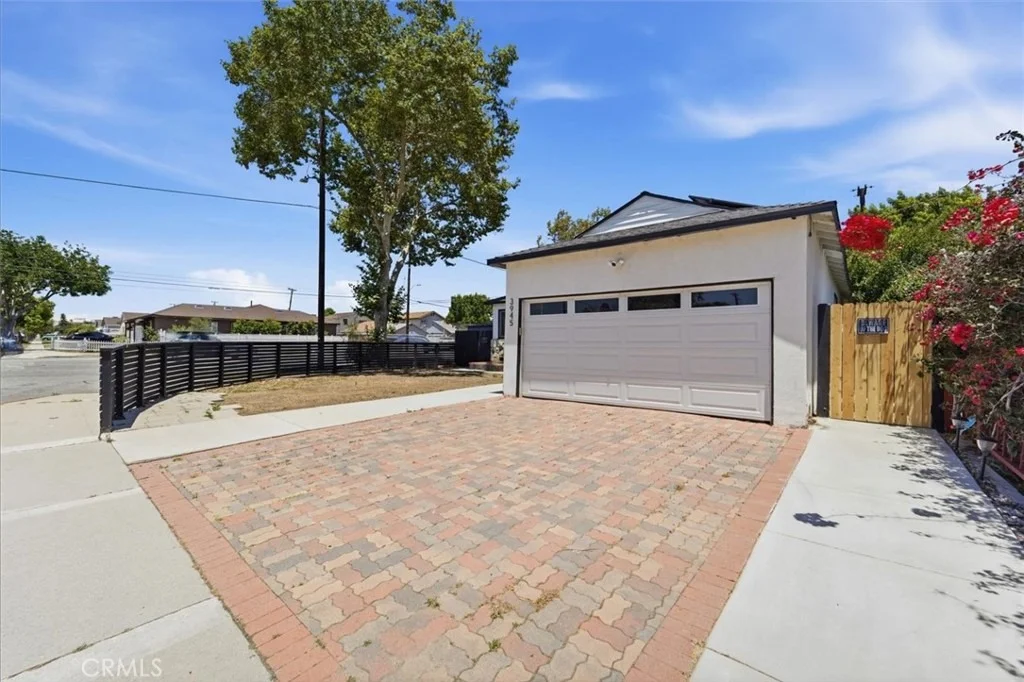 Photo of 3945 W 176th Street