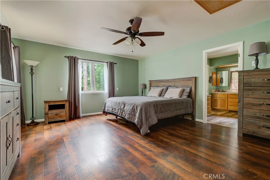 Photo of 5864 Paschal