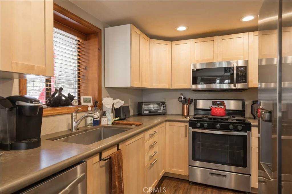 Photo of 42401 Avalon Road