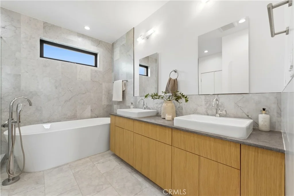 Photo of 3601 Mclaughlin Avenue