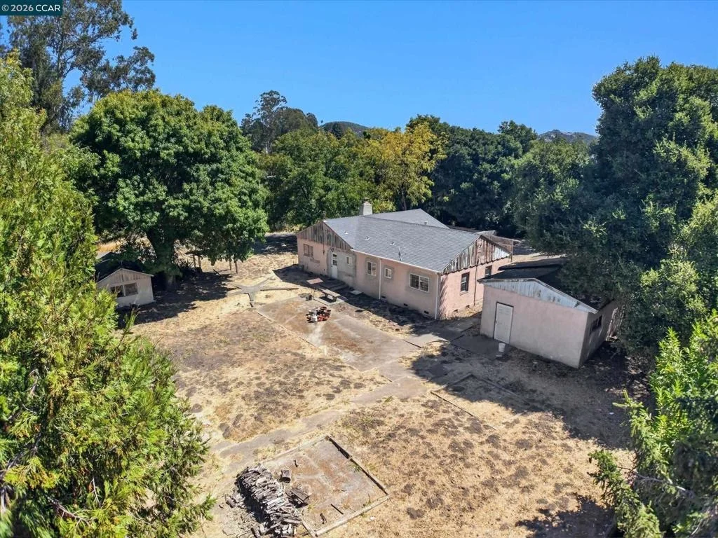 Photo of 31 Laurel Ln.