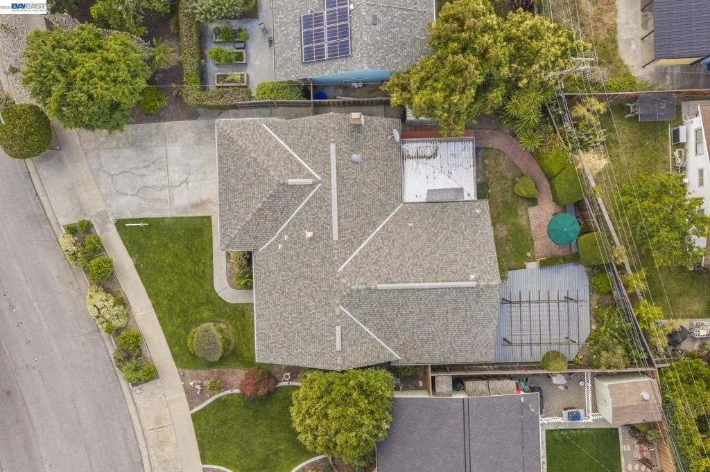 Photo of 2481 Whitethorne