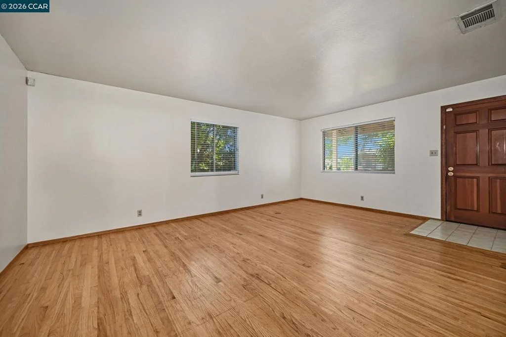 Photo of 1402 Canterbury Dr