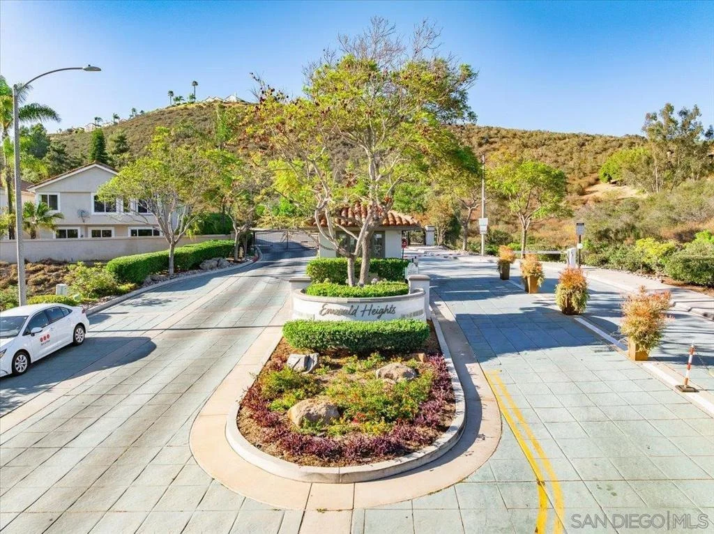 Photo of 2279 Bear Rock
