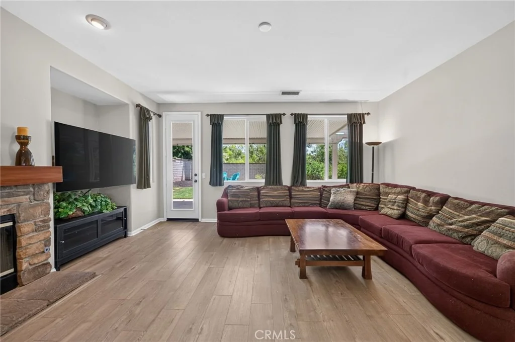 Photo of 2332 Douglaston