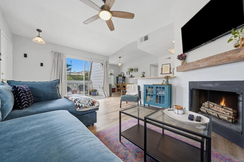 Photo of Unit F at 5064 Via Manos