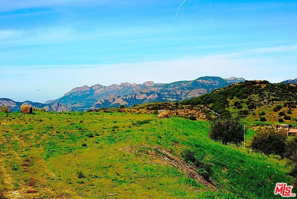 Photo of 1400 Decker Canyon
