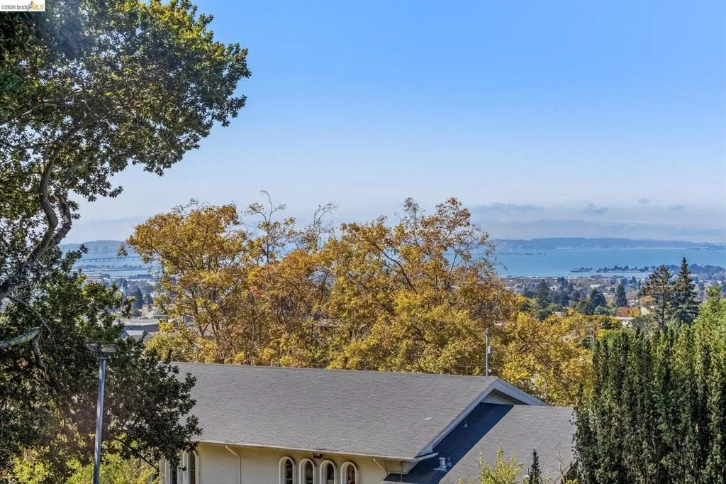 Photo of 1466 Scenic Ave