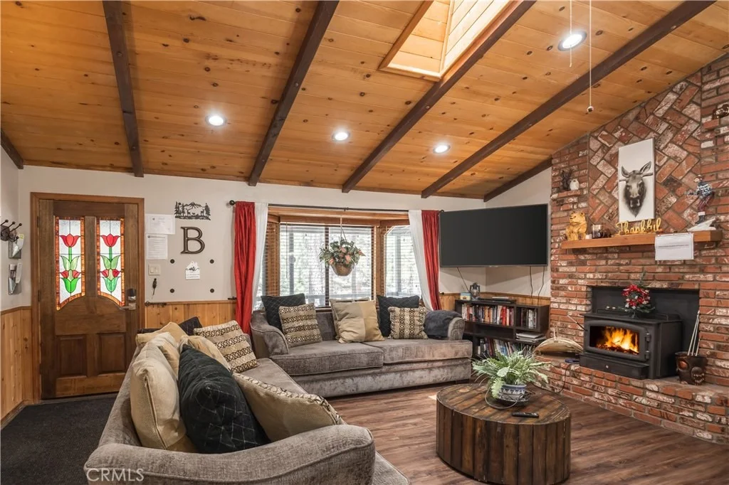 Photo of 42401 Avalon Road