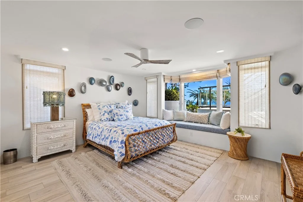 Photo of 594 Cliff Drive