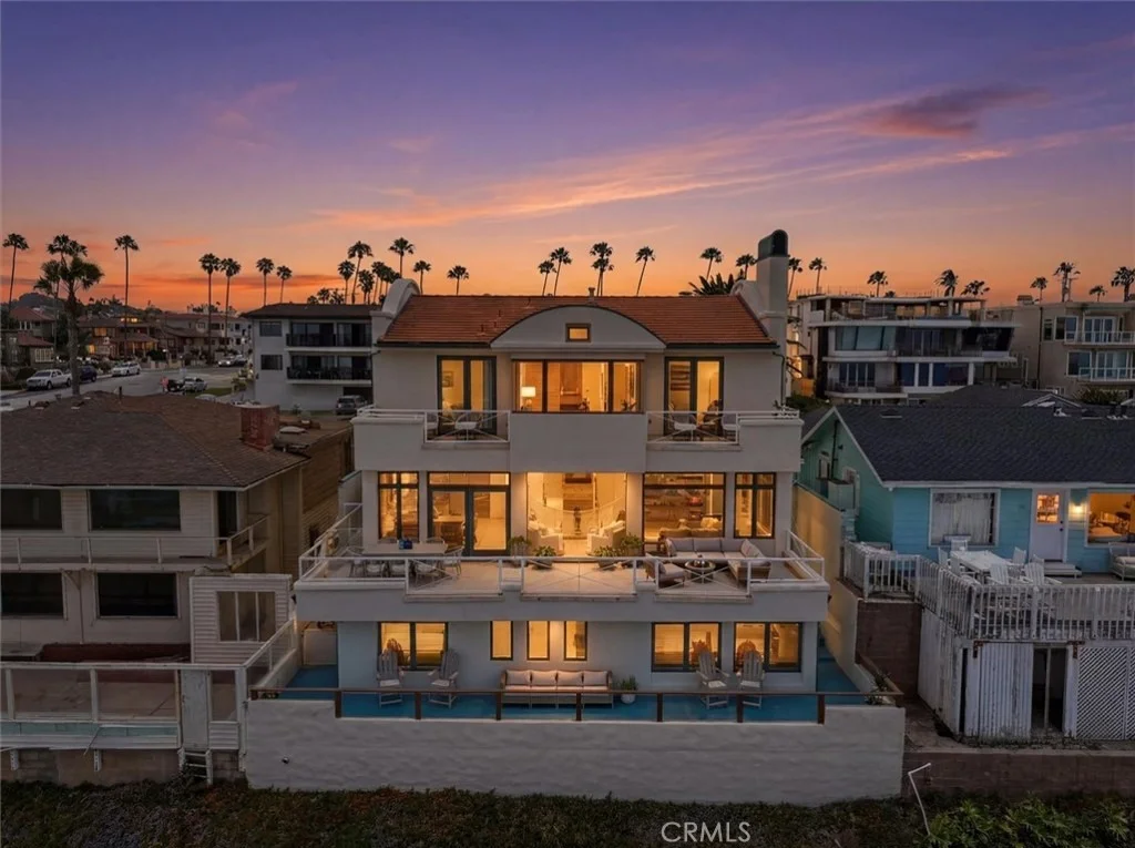 Photo of 807 Esplanade