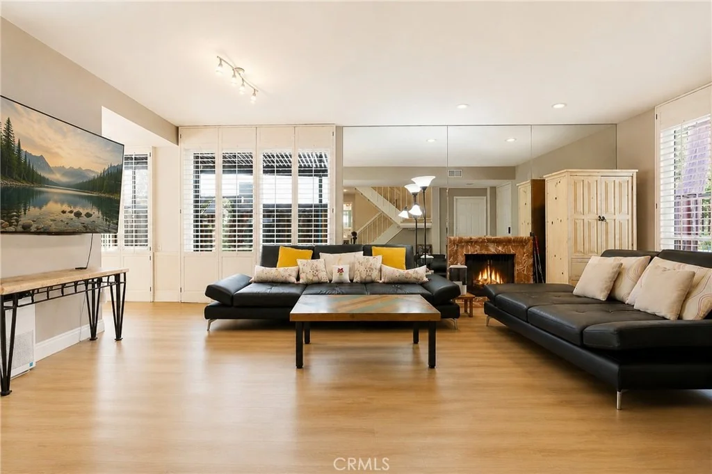 Photo of 651 Edith