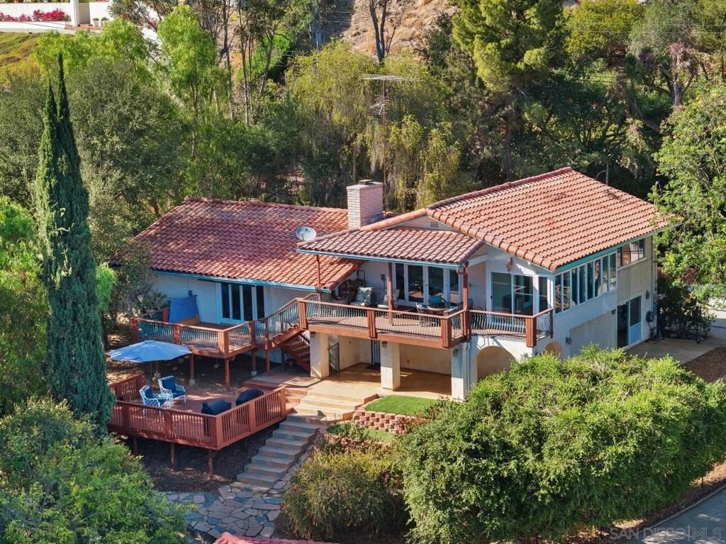 Photo of 4488 La Canada