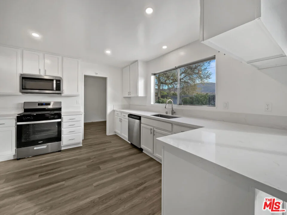 Photo of 6558 Menlo Street