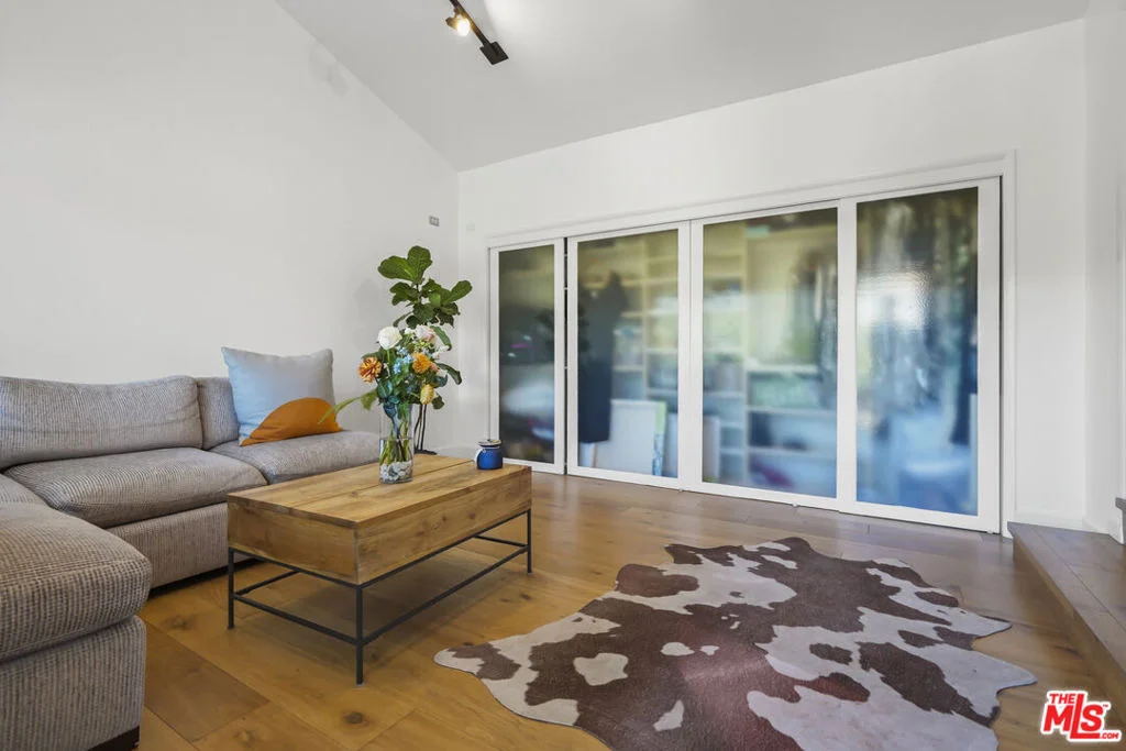 Photo of 6052 Merritt Drive