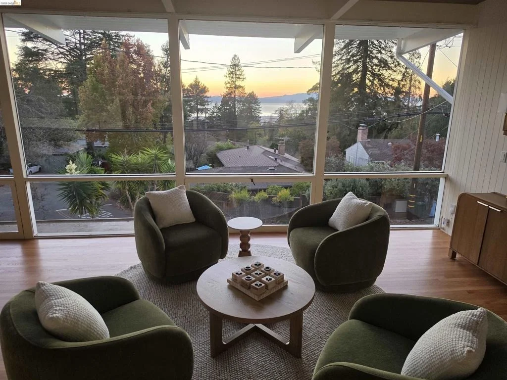 Photo of 2864 Shasta Rd