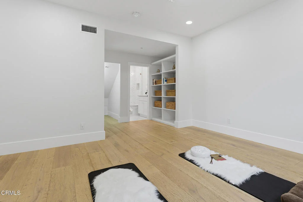 Photo of 550 Unique Lane