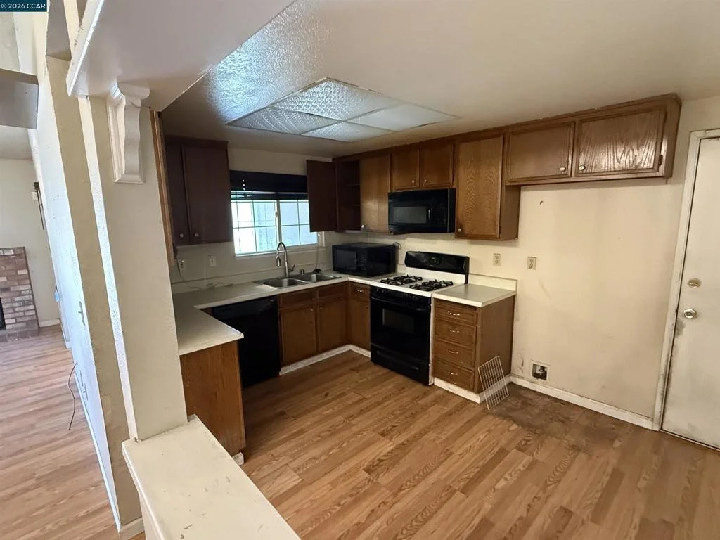 Photo of 559 Azores Cir