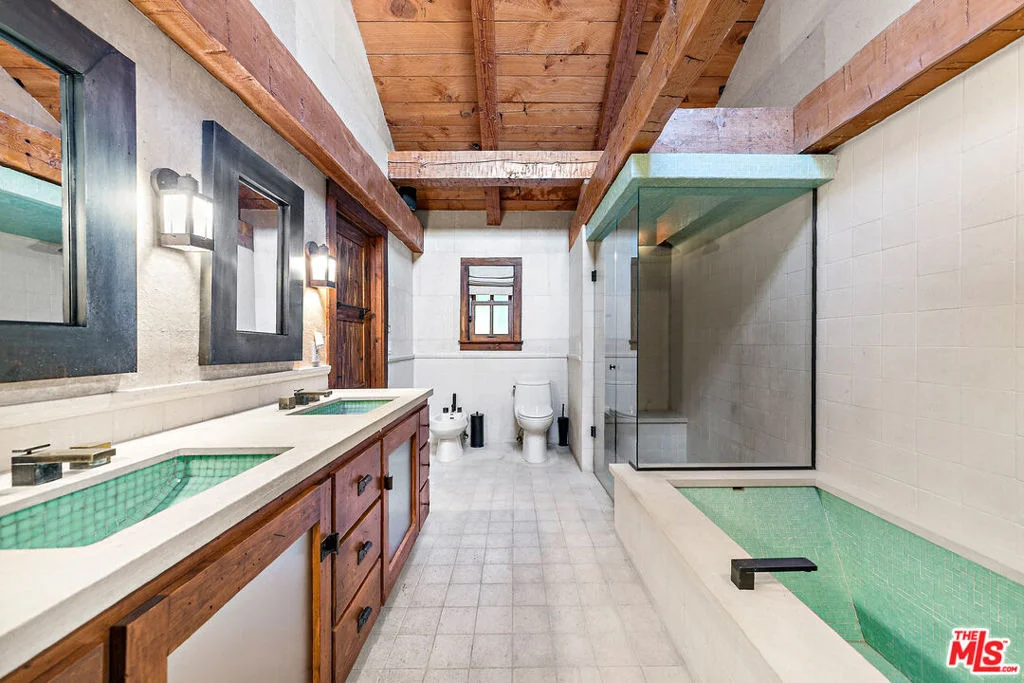 Photo of 8497 Harold Way