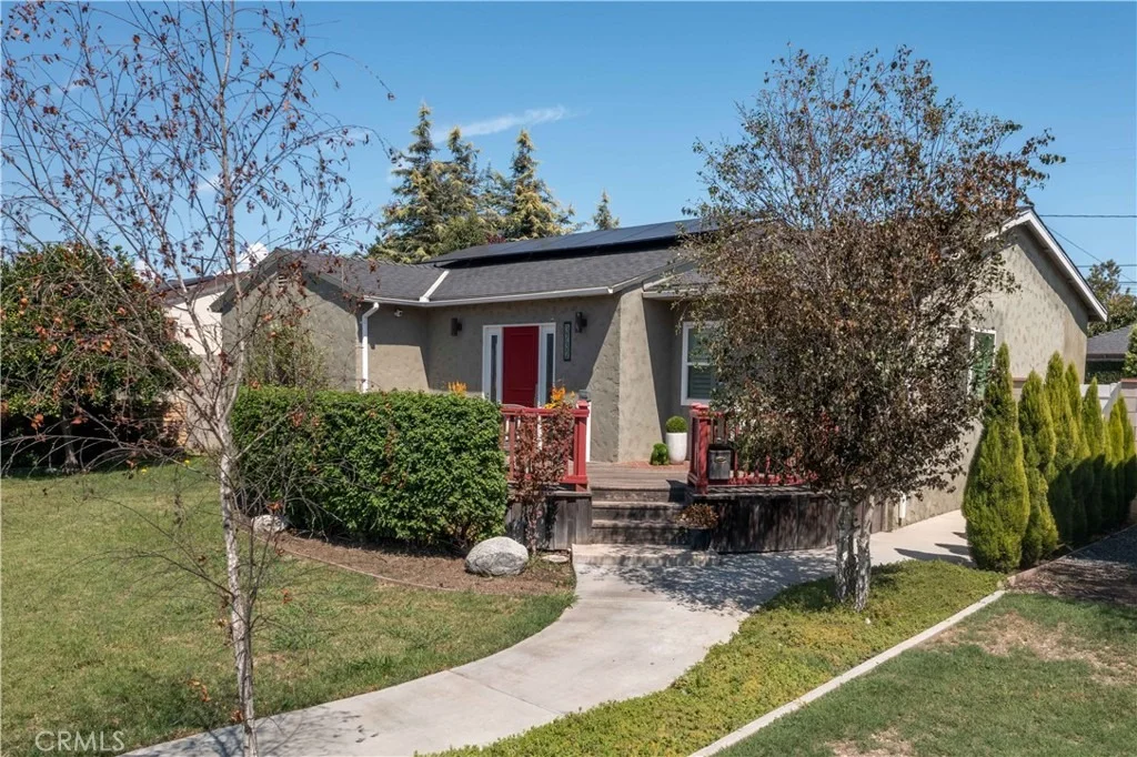 Photo of 3732 Clark