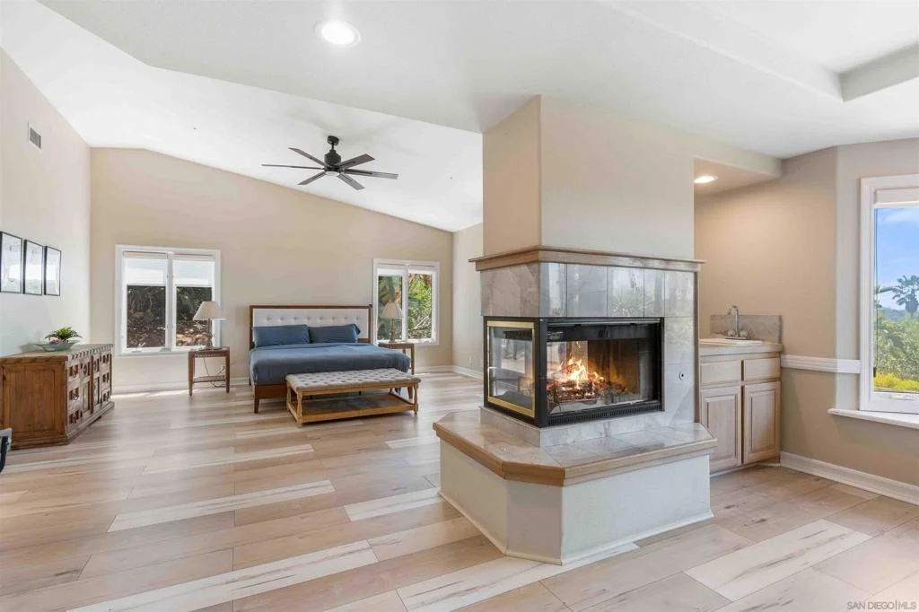 Photo of 2369 Vern Dr