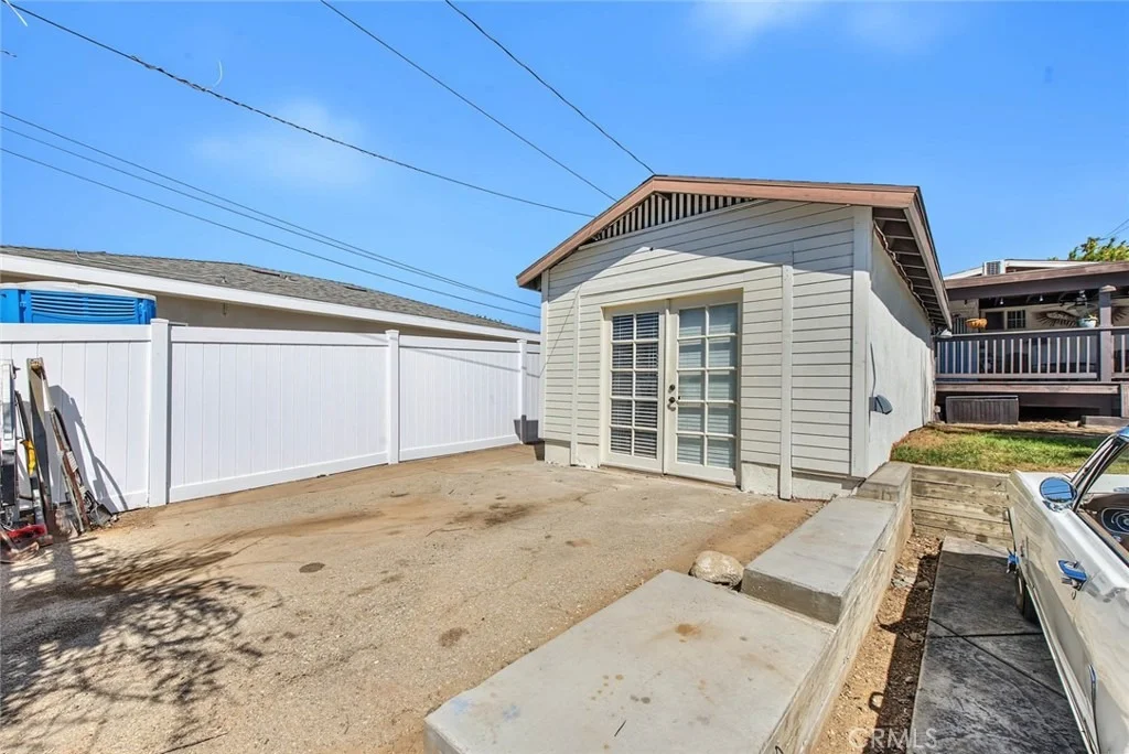 Photo of 321 N Cataract