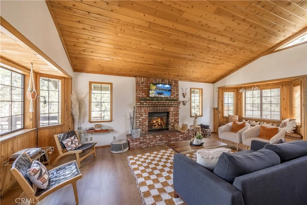 Photo of 42672 Juniper Drive
