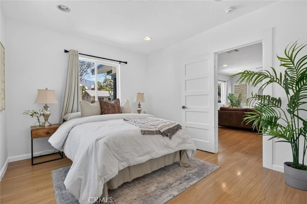 Photo of 528 W Doran