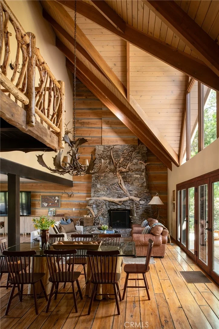 Photo of 942 Lake Edge