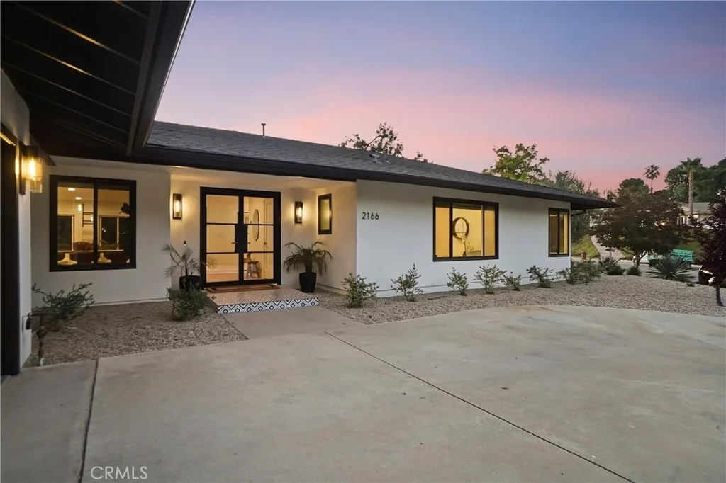 Photo of 2166 La Granada