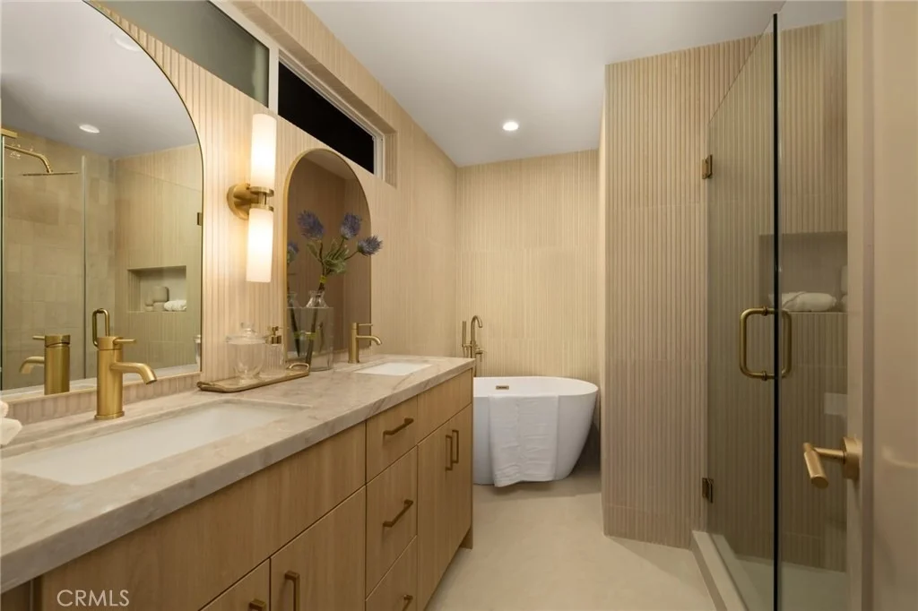 Photo of 5232 La Luna