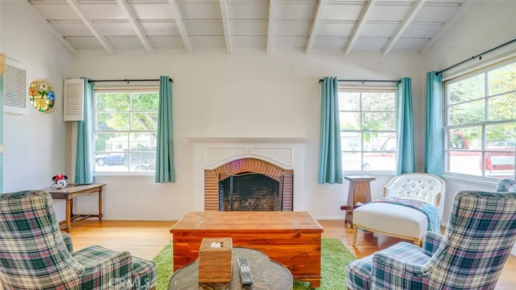 Photo of 330 S Griffith Park Drive