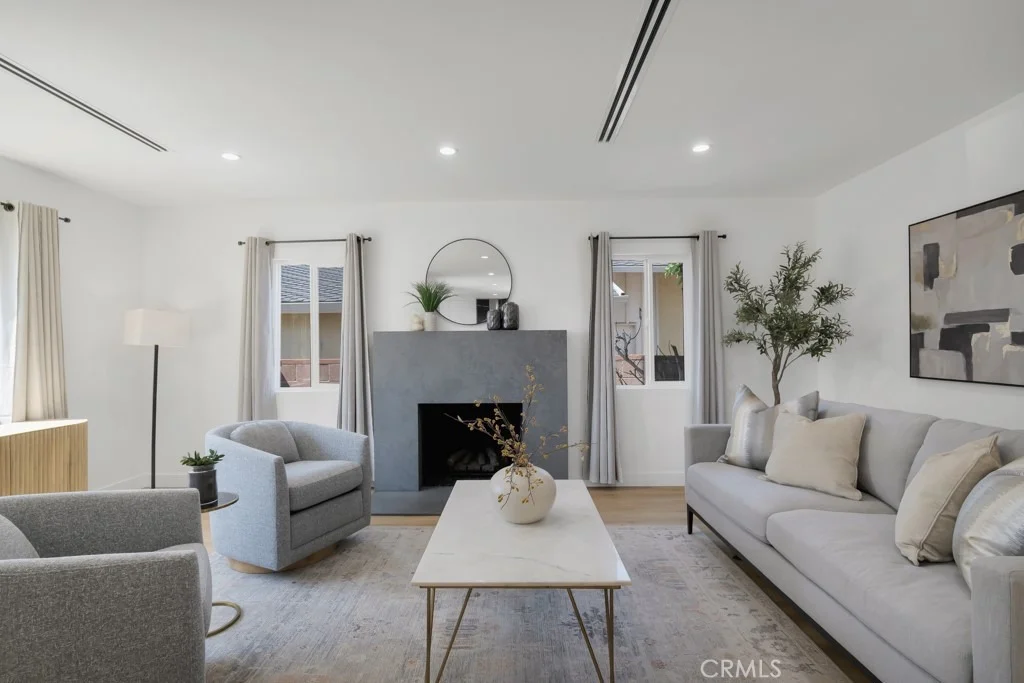 Photo of 2115 W Clark Avenue
